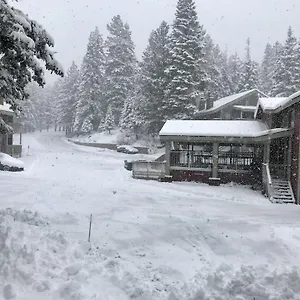 Cozy Walking Distance To Village And Gondola W/ Pool/ Jacuzzi Sleeps 4. Mammoth Lakes