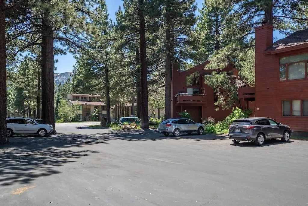 Townhouse Art Gallery In Mammoth'S Best Location Mammoth Lakes 0*,