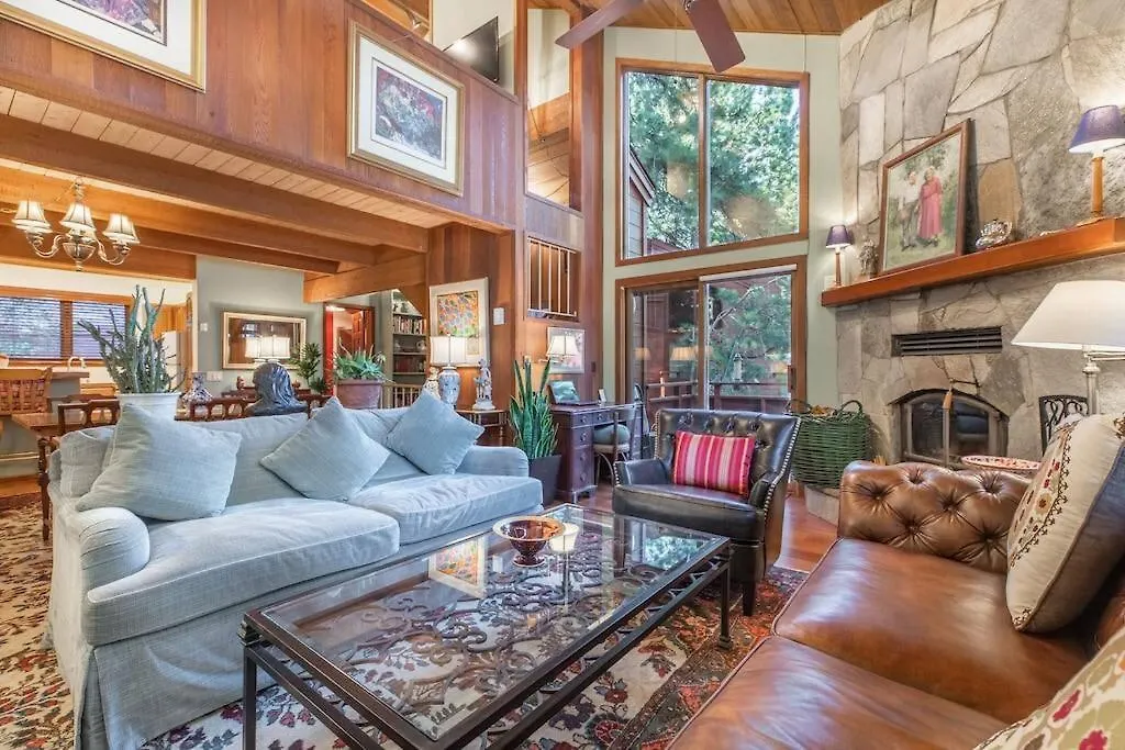 Townhouse Art Gallery In Mammoth'S Best Location Mammoth Lakes
